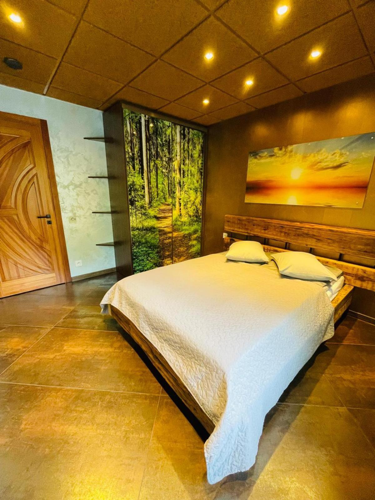 Brivibas - Sunset, Free Privat Parking, Free Wifi, Self Check-in *